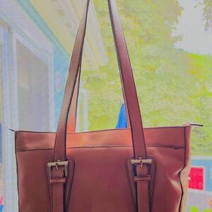 Vintage Etienne Aigner tan/ brown leather handbag 7 compartments size 9'x14"x5"